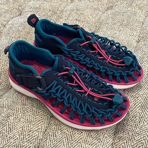 Keen Uneek 02 sandals size 12